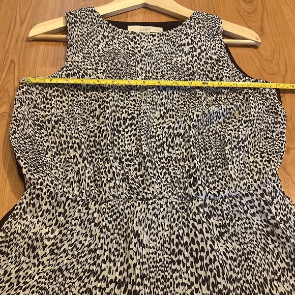 LOFT black n white sleeveless top with elastic waist - Picture 9 of 15